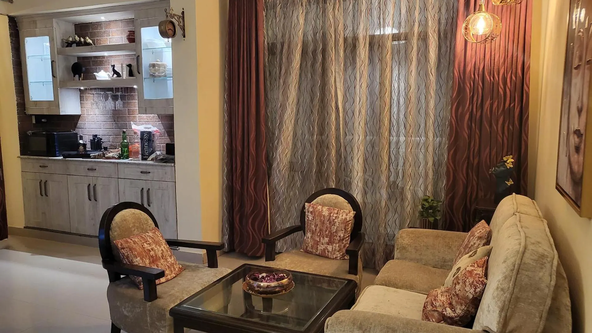 Cosy Condominium New Delhi